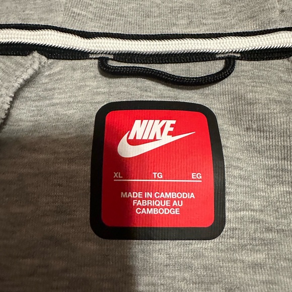 Nike Boys' Tech Fleece Full-Zip Sweatshirt - Picture 2 of 3